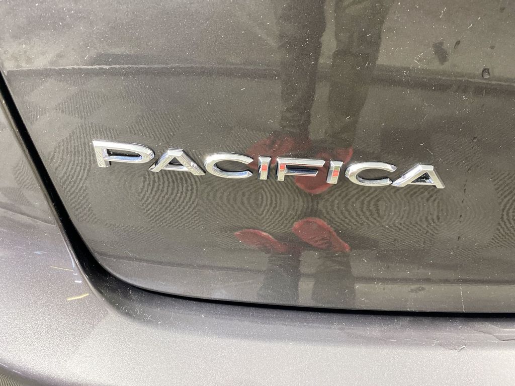 2017 Chrysler Pacifica Touring L 31