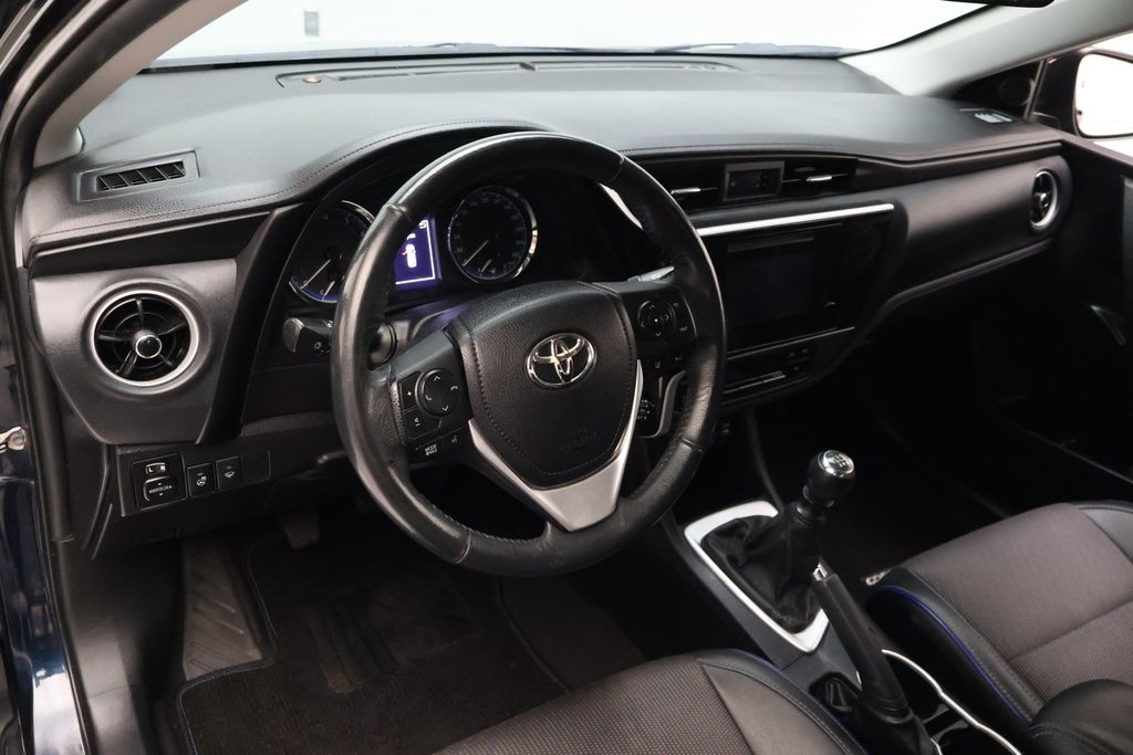 Thumbnail: 2018 Toyota Corolla - 15