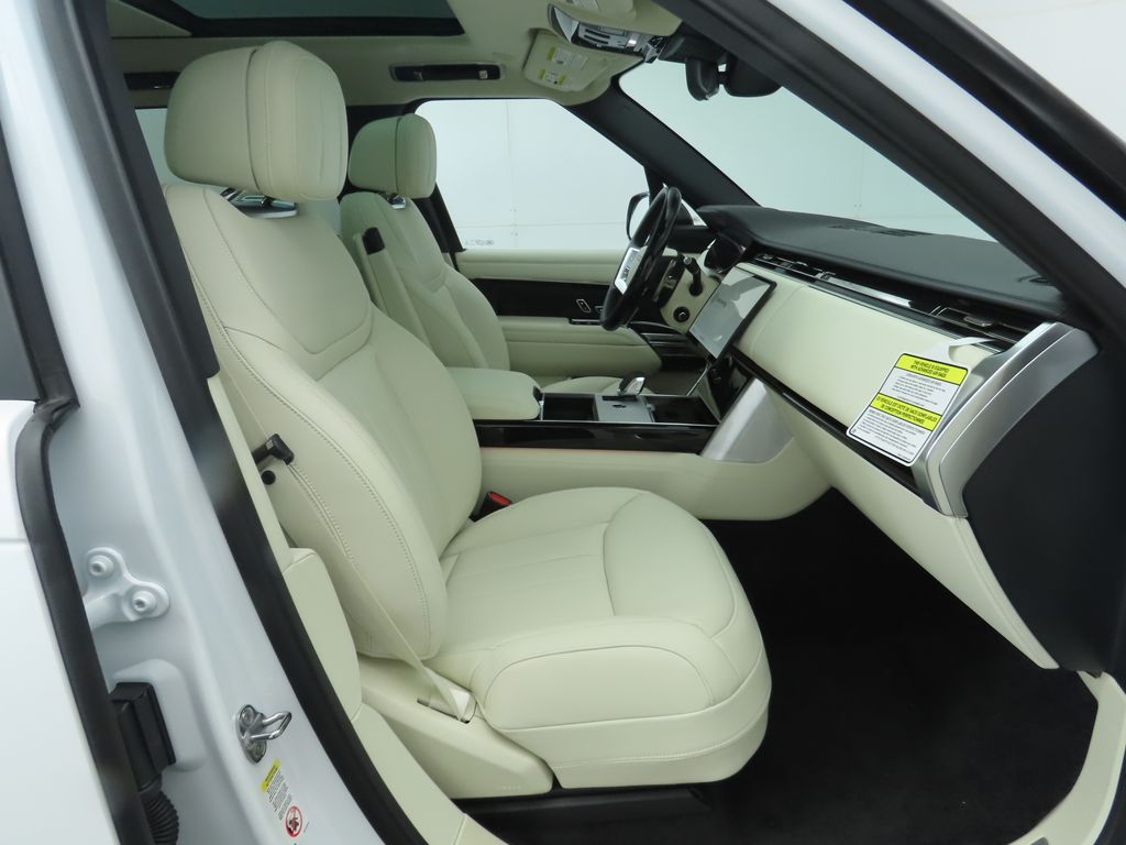 Thumbnail: 2025 Land Rover Range Rover - 22