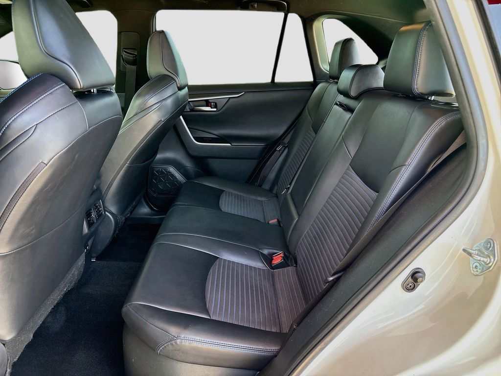 Thumbnail: 2020 Toyota RAV4 - 21