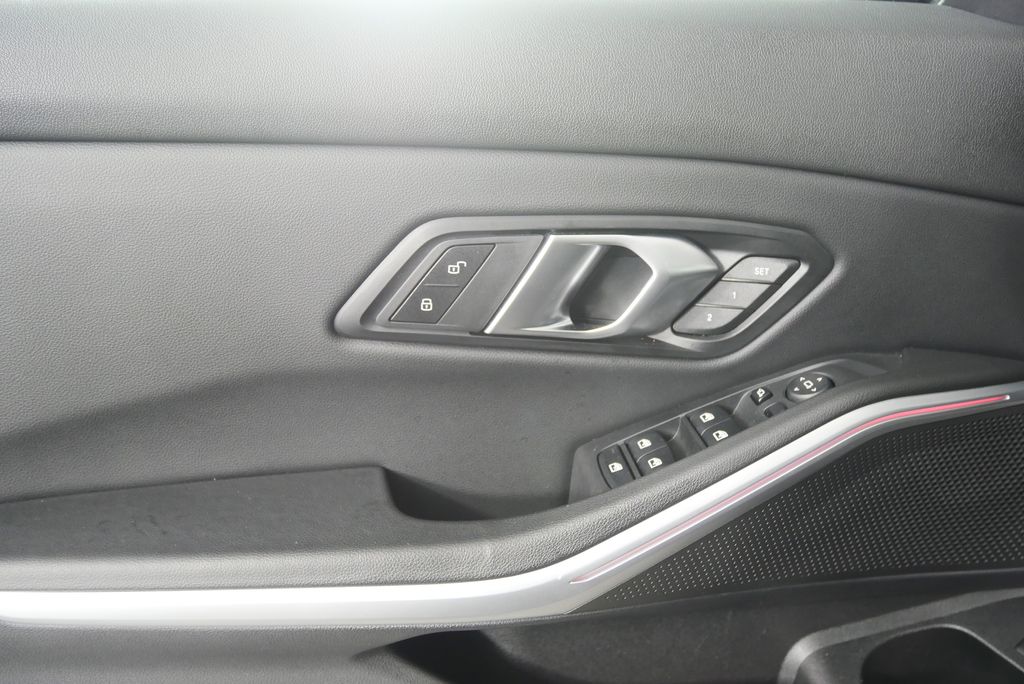 Thumbnail: 2024 BMW 3 Series - 8