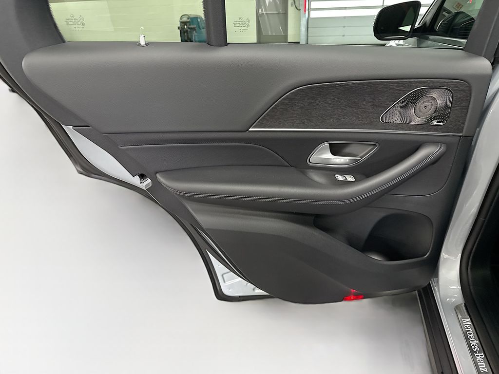 Thumbnail: 2026 Mercedes-Benz GLE - 25