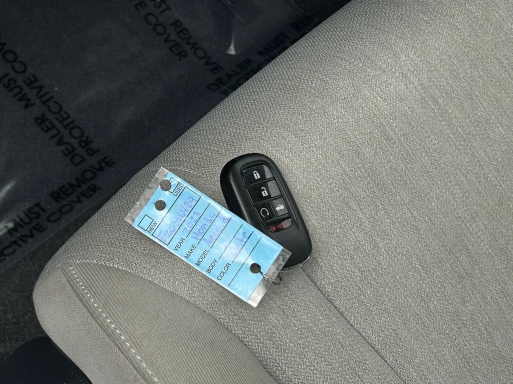 Used 2023 White Honda EX image 45