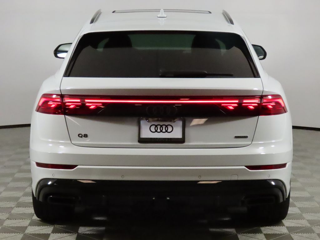 Thumbnail: 2026 Audi Q8 - 4