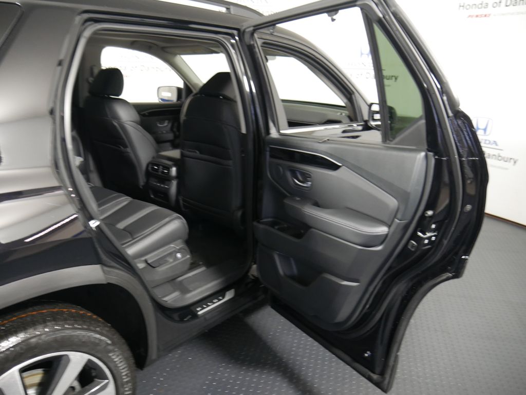 2025 Honda Pilot Touring 8