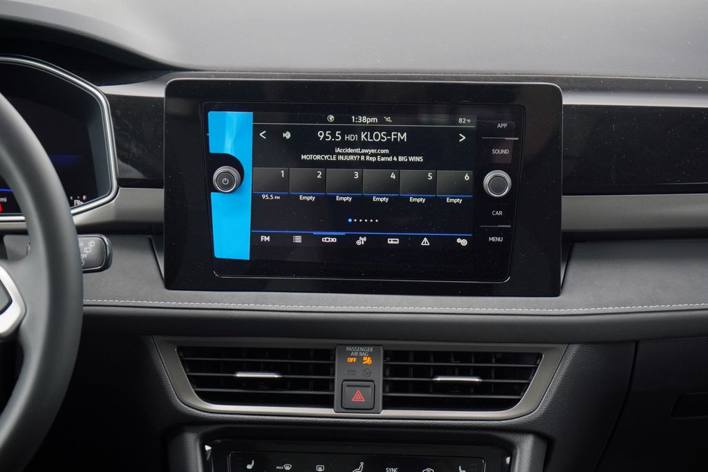 Thumbnail: 2025 Volkswagen Taos - 10