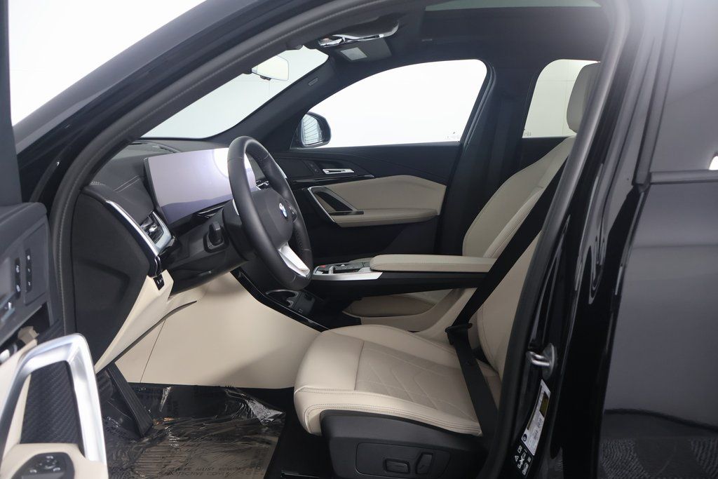 2025 BMW X2 xDrive28i 5