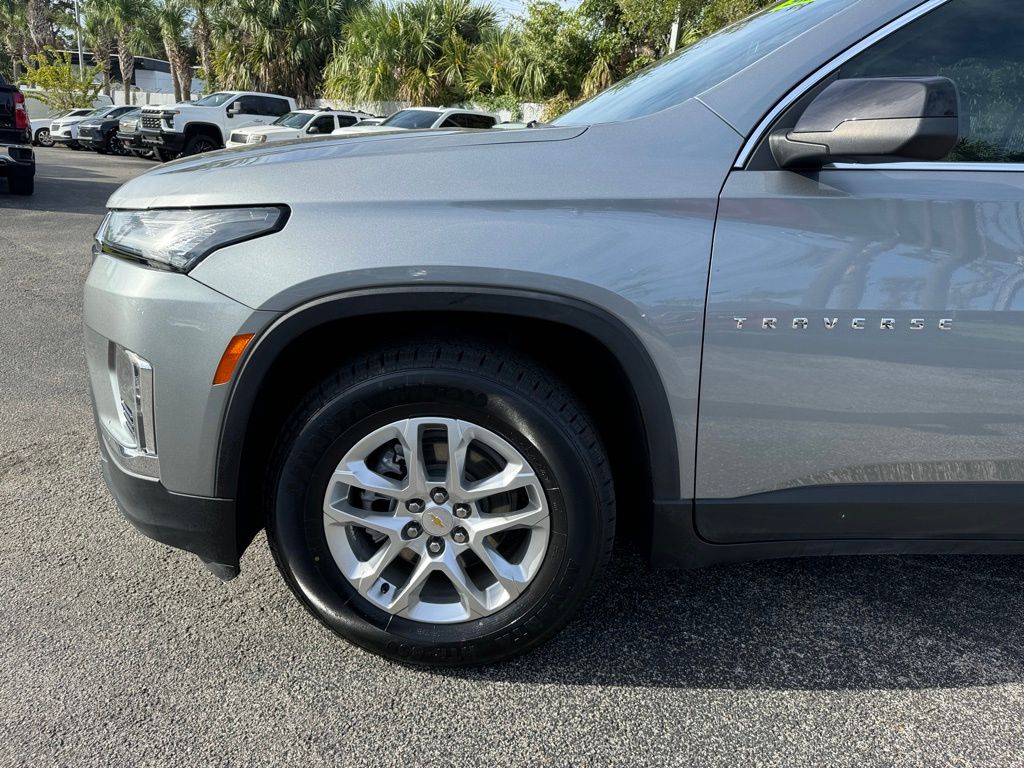 2023 Chevrolet Traverse LS 11