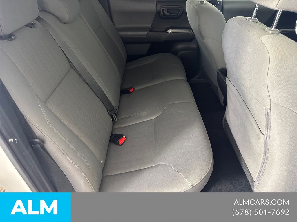 Used 2019 White Toyota SR5 image 18