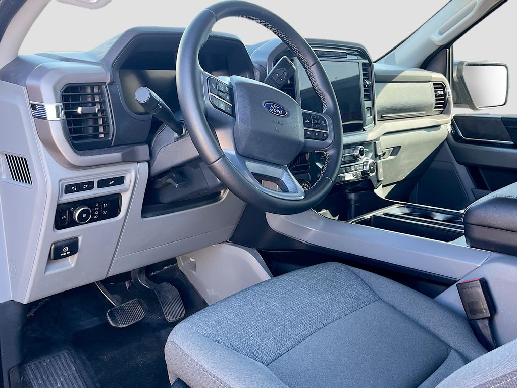 Used 2024 Black Ford XLT image 9