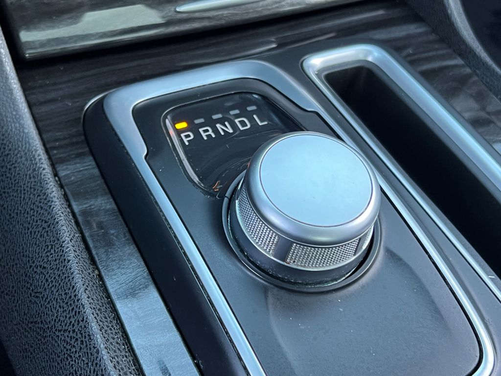 2016 Chrysler 300 Anniversary Edition
