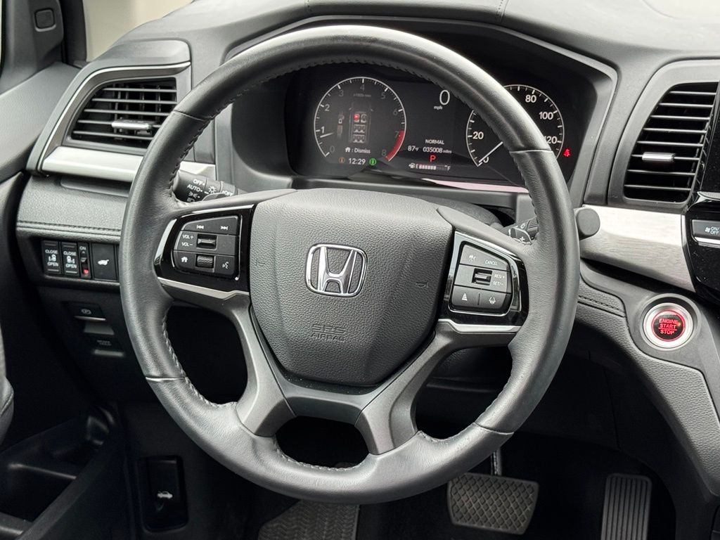 Used 2025 Honda Odyssey Van