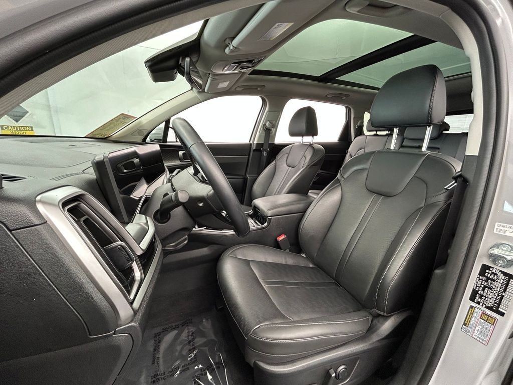Used 2025 Wolf Gray Kia S image 10