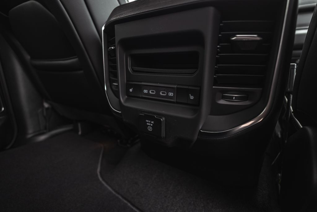 2026 Ram 1500 Laramie thumbnail 39