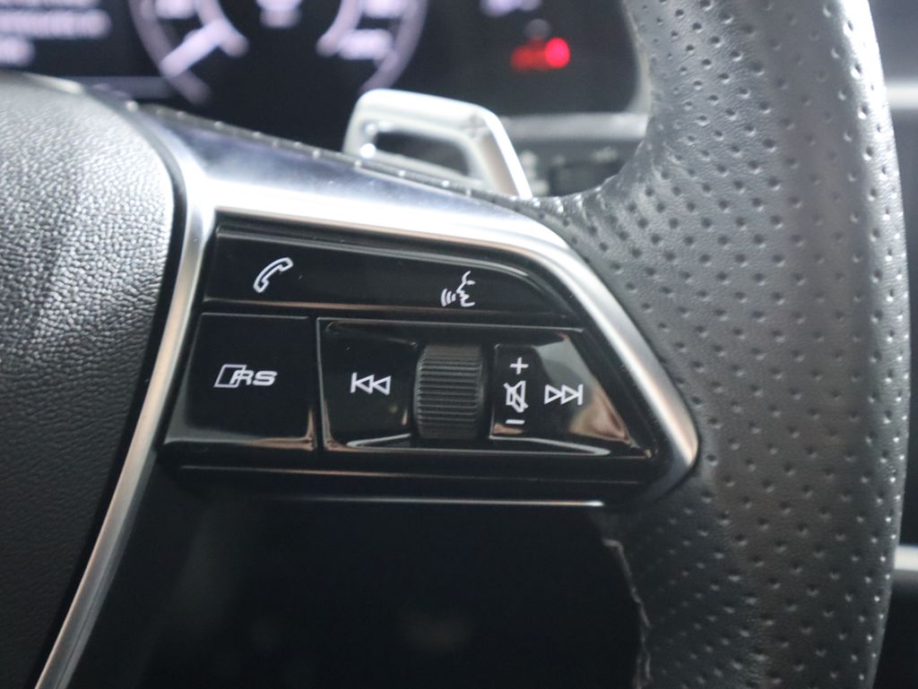 Thumbnail: 2022 Audi RS 6 - 12