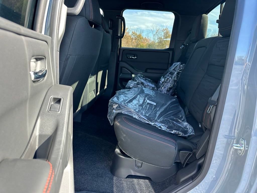 2025 Nissan Frontier PRO-4X photo