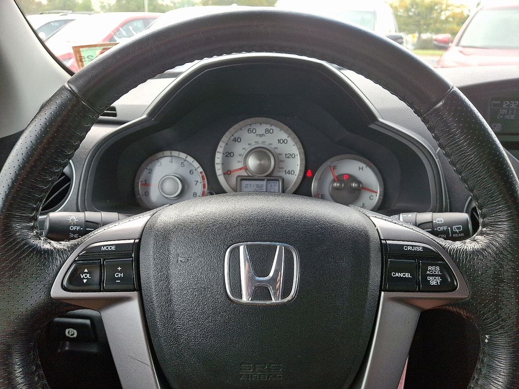 Thumbnail: 2011 Honda Pilot - 22