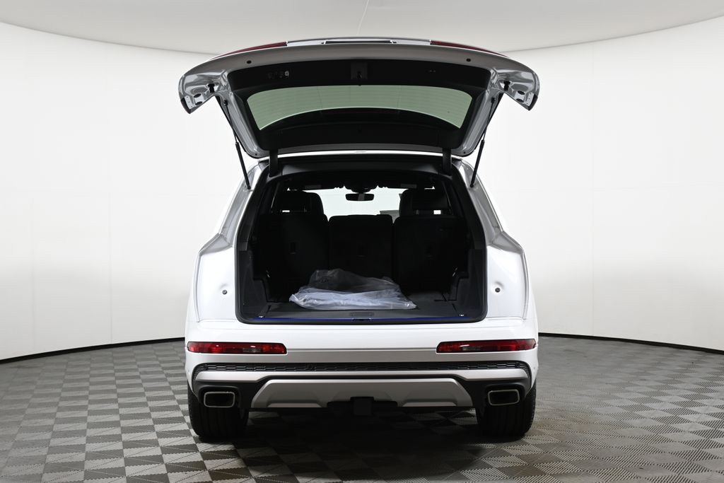 Thumbnail: 2025 Audi Q7 - 30