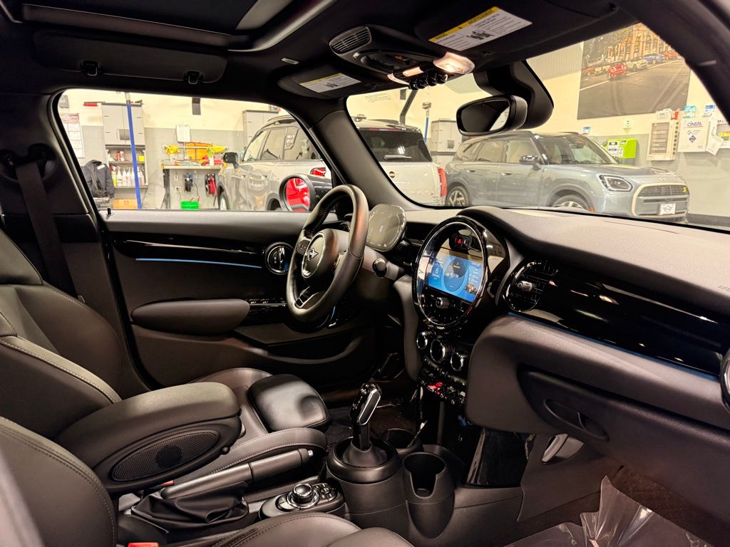 Thumbnail: 2023 MINI Cooper - 28