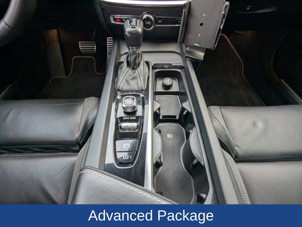 2019 Volvo S60 T6 R-Design