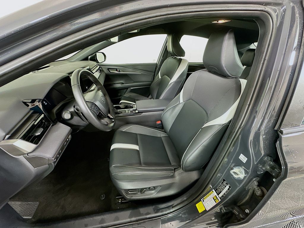 Thumbnail: 2025 Toyota Camry - 21