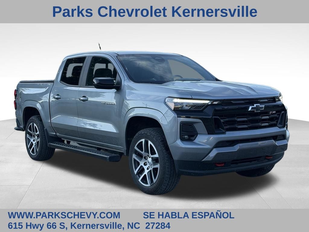 Sterling Gray Metallic 2024 Chevrolet Colorado Pickup Truck Four-Wheel Drive 8-Speed Automatic