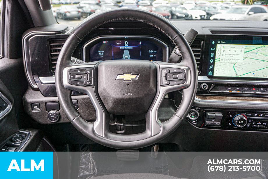 Used 2025 Black Chevrolet LT image 27