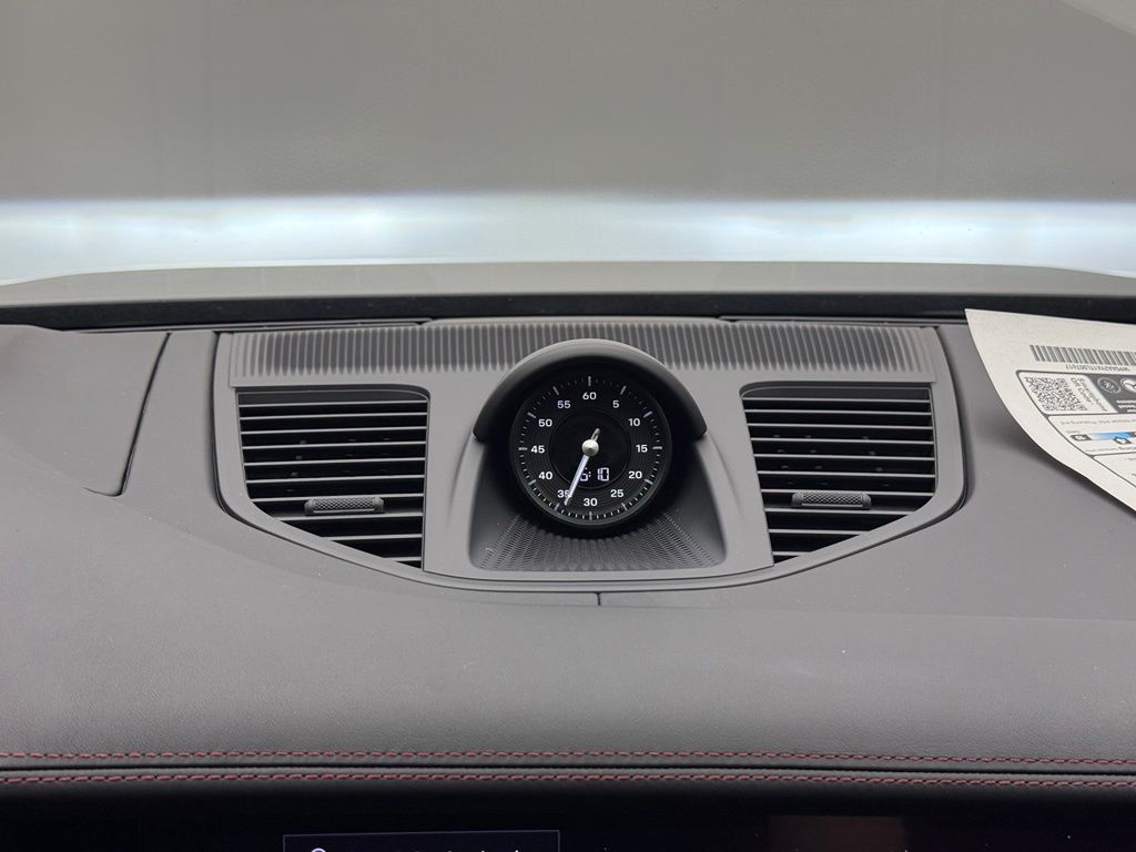 Thumbnail: 2026 Porsche Panamera - 19