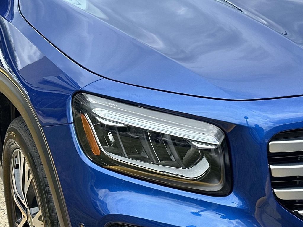 Thumbnail: 2024 Mercedes-Benz GLB - 4