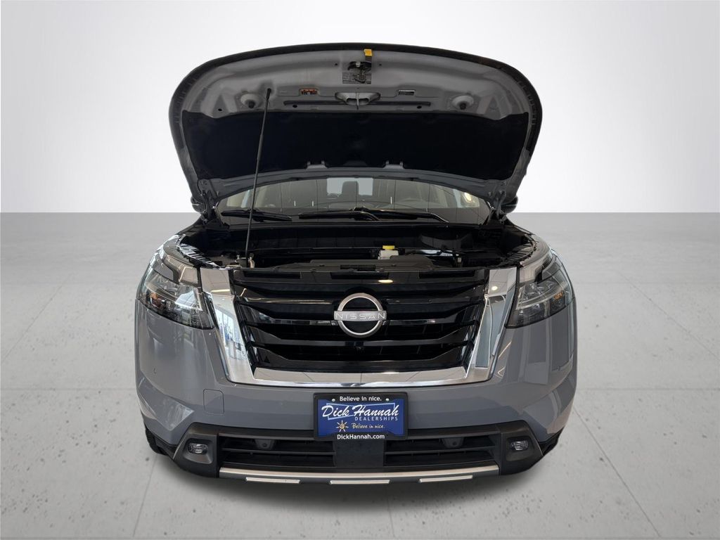 2022 Nissan Pathfinder SL