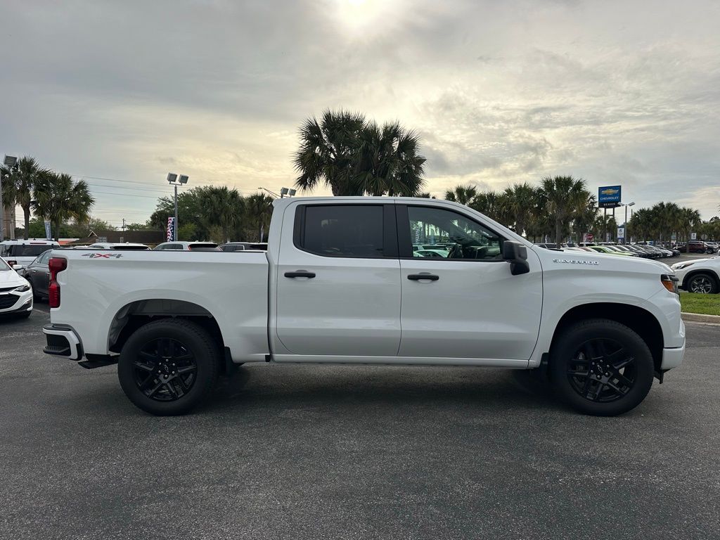 2024 Chevrolet Silverado 1500 Custom 9