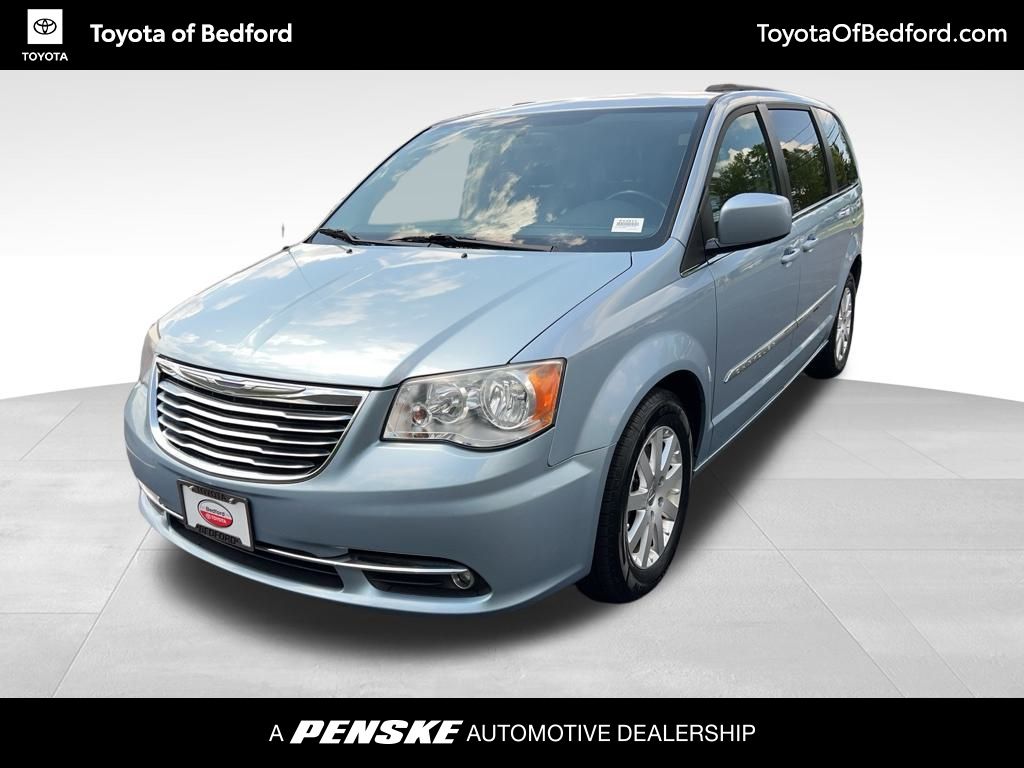 2013 Chrysler Town & Country Touring -
                Bedford, OH