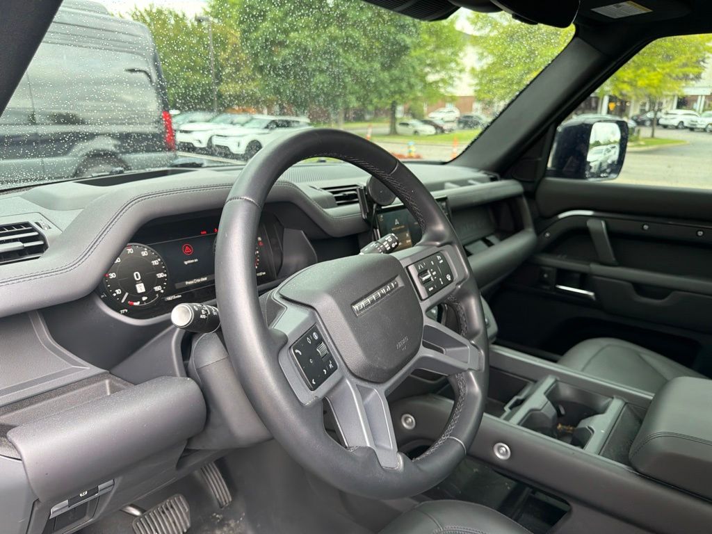 Certified Used 2025 Gray Land Rover X-Dynamic SE image 27