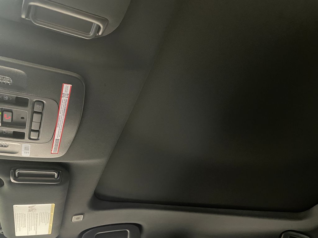 Thumbnail: 2025 Toyota Camry - 32