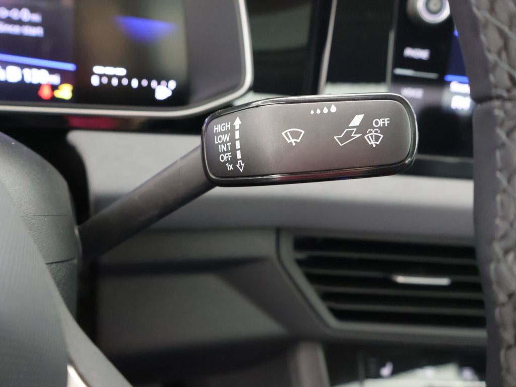 2025 Volkswagen Jetta SE - Photo 24