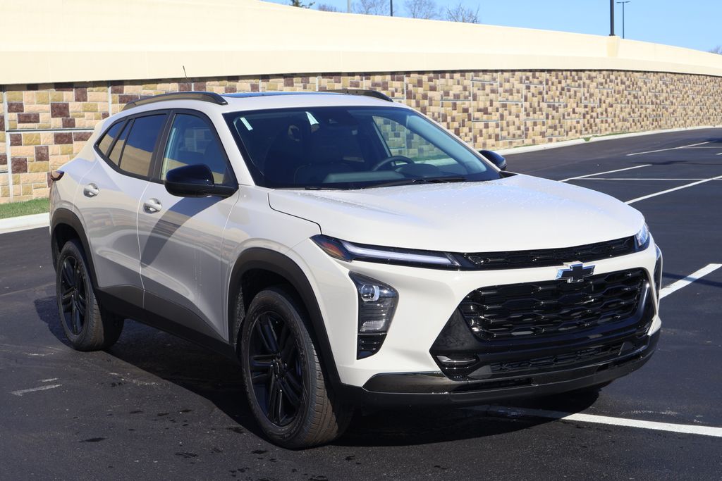 Thumbnail: 2026 Chevrolet Trax - 10