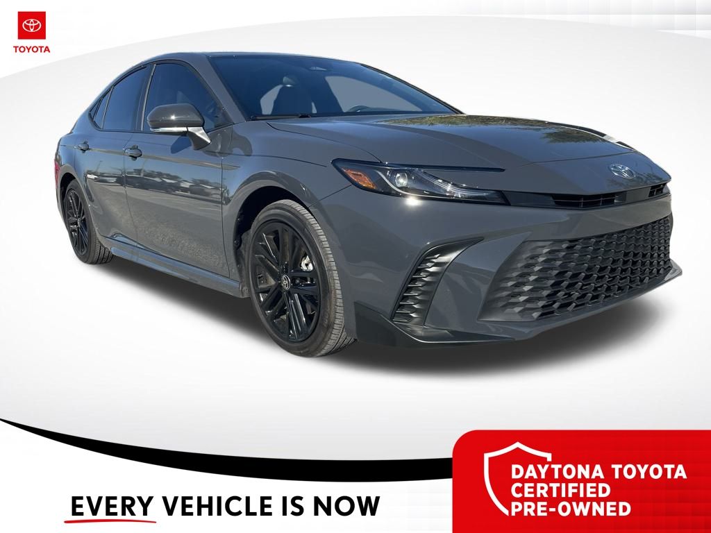 2026 Toyota Camry SE's photo