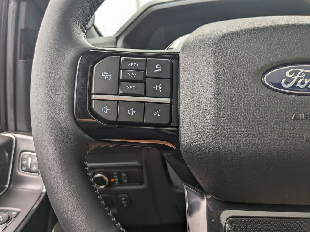 2025 Ford F-150 Lightning Platinum