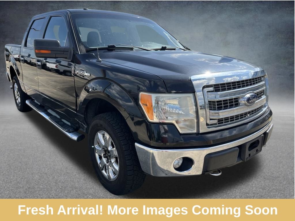 Tuxedo Black Metallic 2013 Ford F-150 Pickup Truck Four-Wheel Drive 6-Speed Automatic