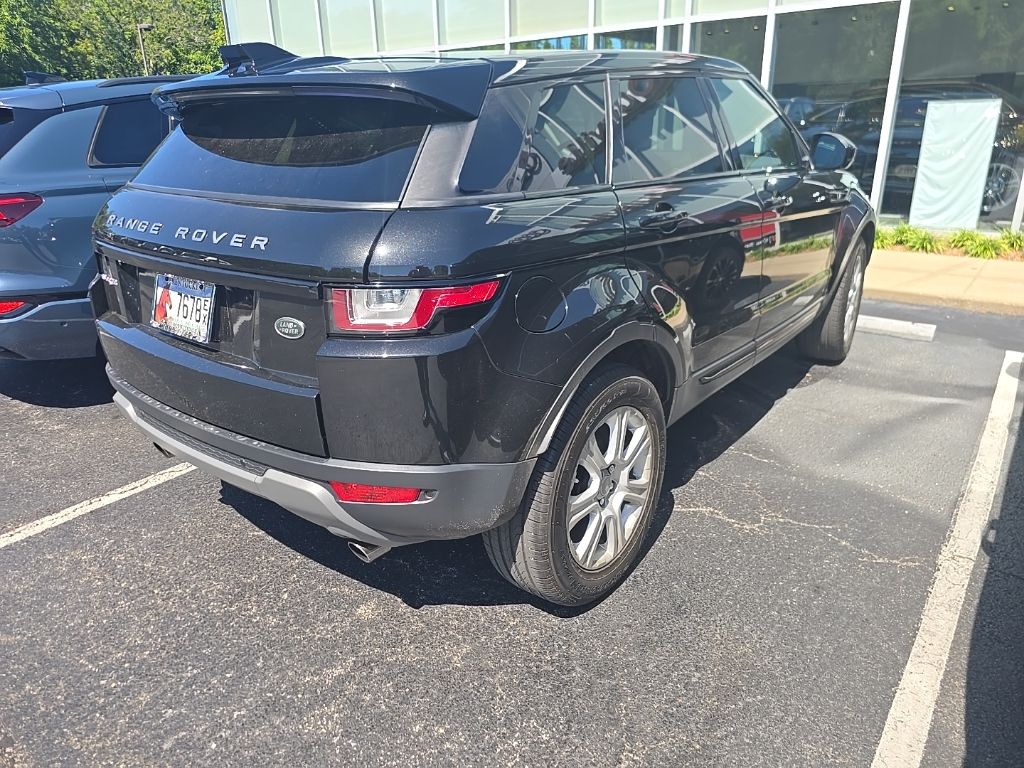 Used 2016  Land Rover SE Premium image 5