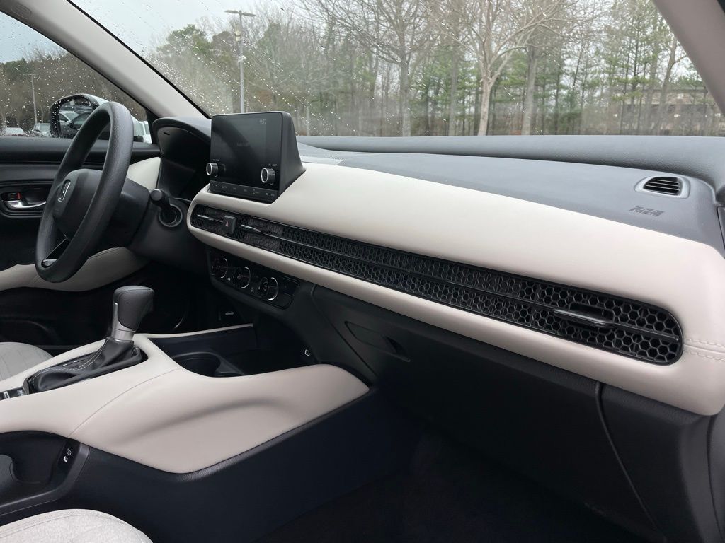 Thumbnail: 2025 Honda HR-V - 32