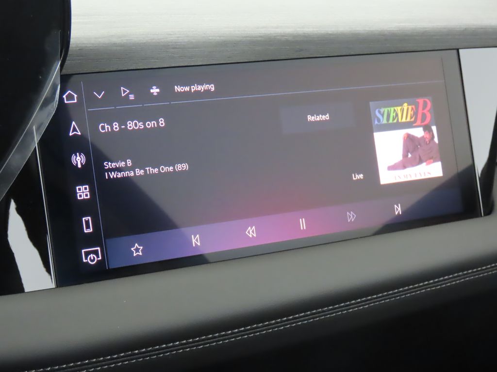 Thumbnail: 2025 Audi Q6 e-tron - 19