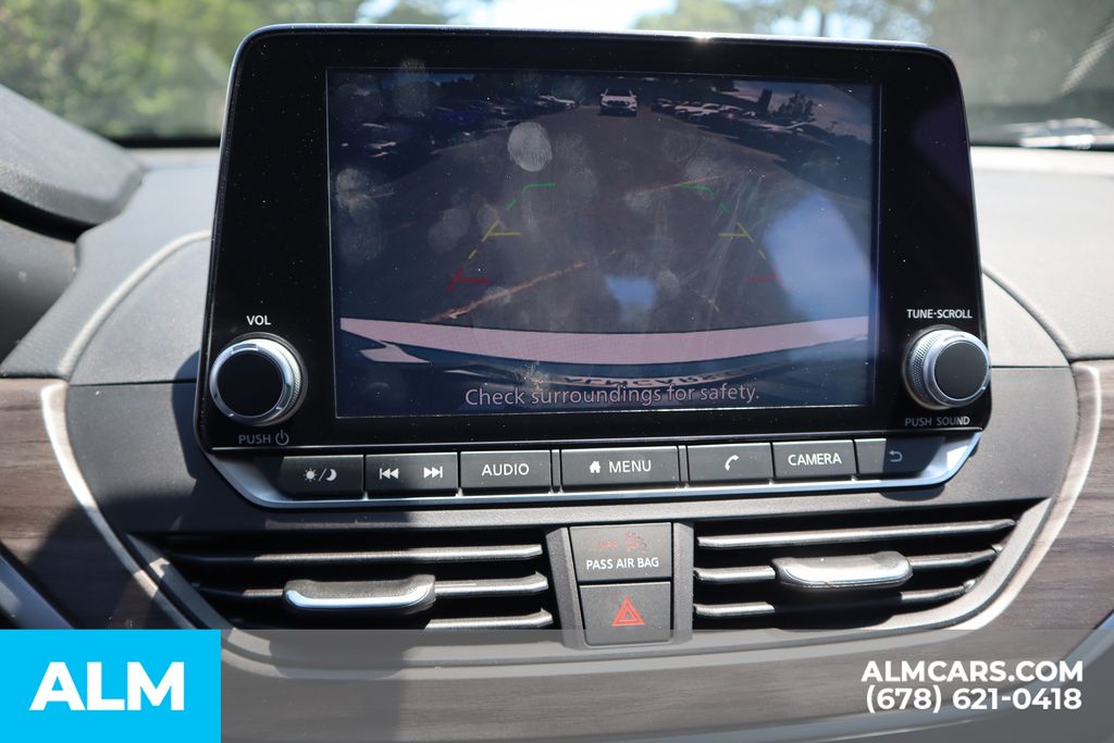 Used 2025 White Nissan 2.5 SV image 33