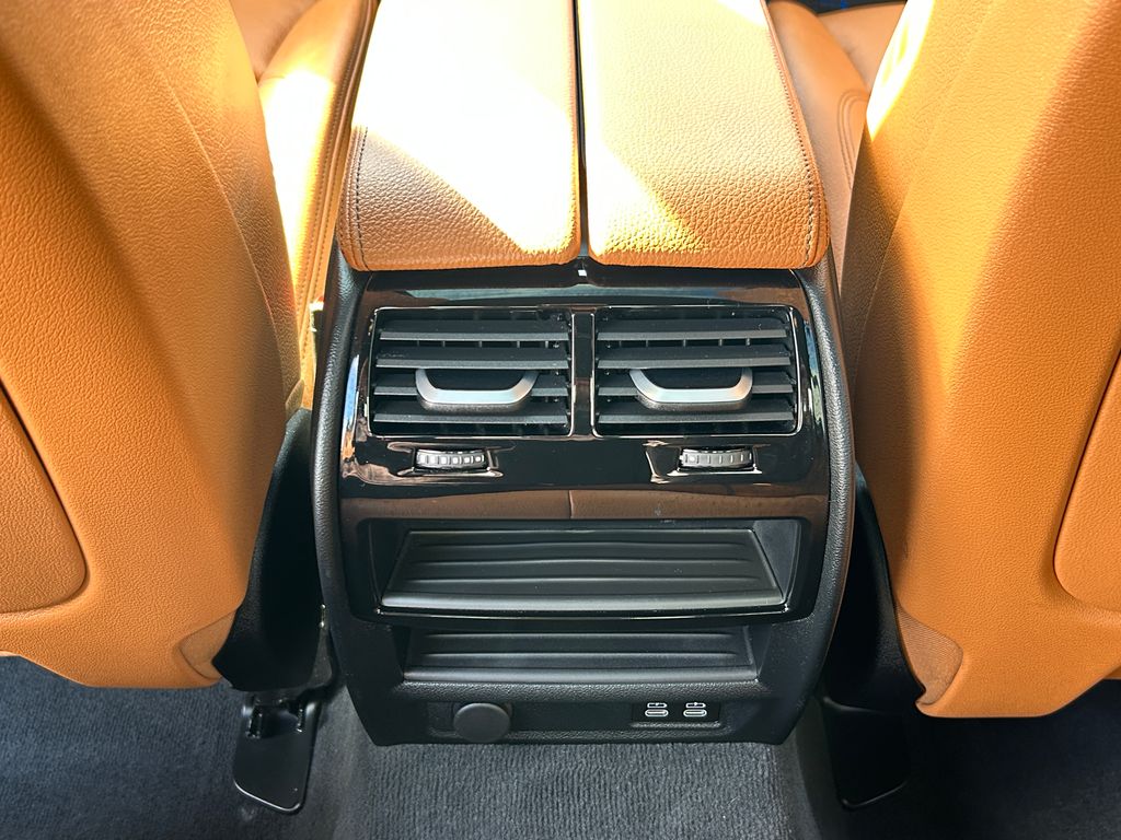 2022 BMW 5 Series 530e iPerformance 32