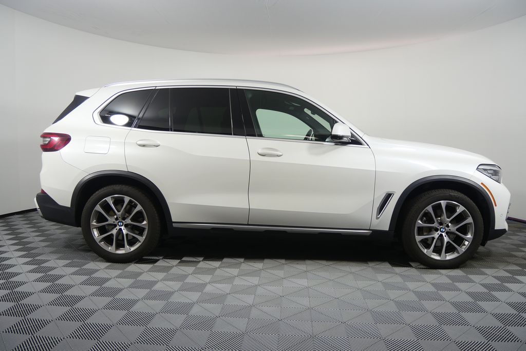 Thumbnail: 2021 BMW X5 - 2
