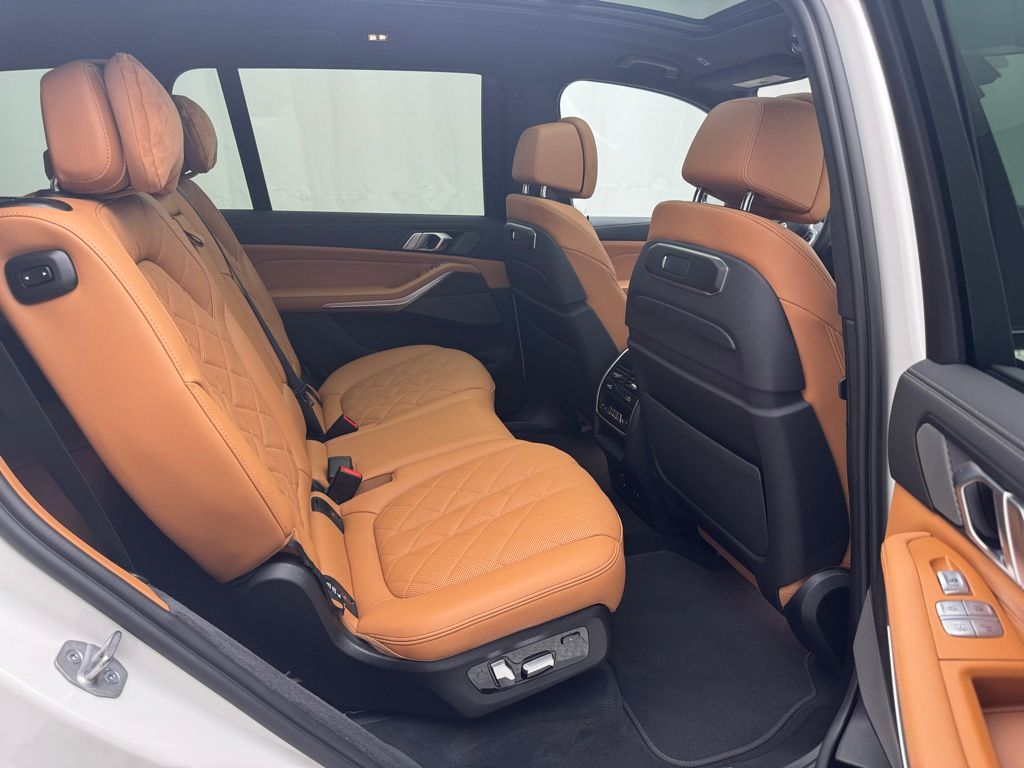 2023 BMW X7 xDrive40i 26