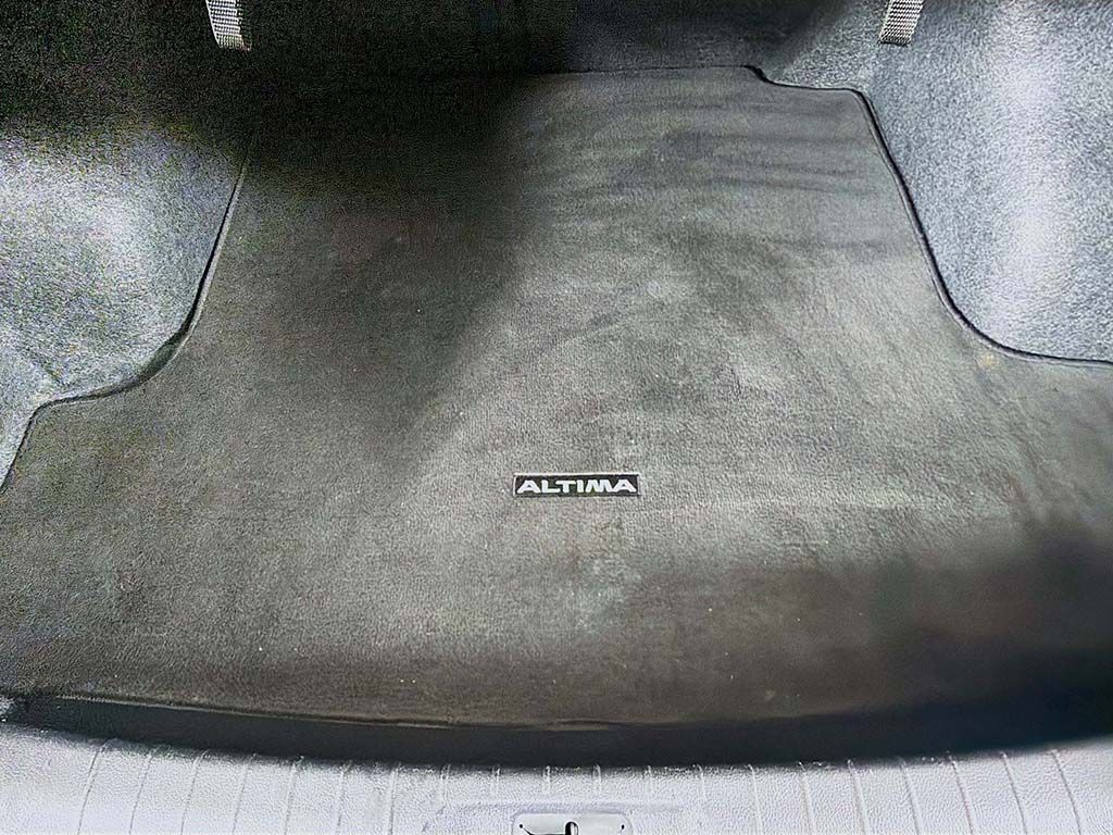 Used 2022 Black Nissan 2.5 SV image 14