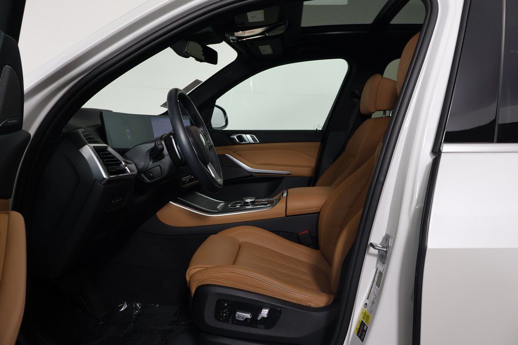 Thumbnail: 2024 BMW X5 - 10