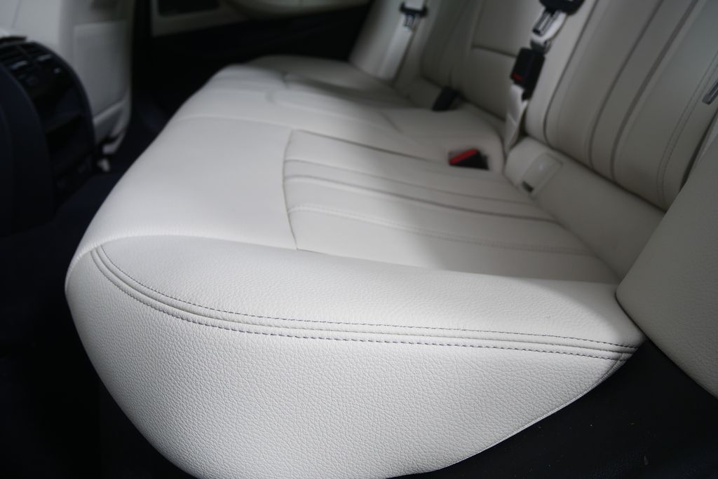 Thumbnail: 2023 BMW 5 Series - 15