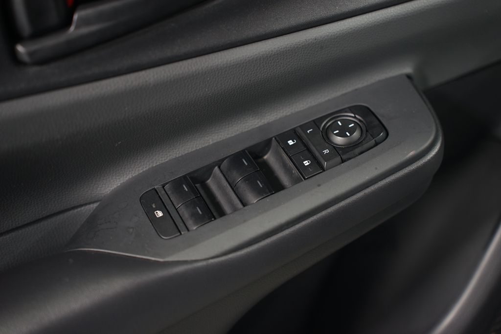 2023 Toyota Prius LE 29
